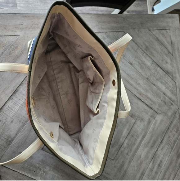 * HP* Tory Burch Robinson Shoulder Bag. - Picture 7 of 8